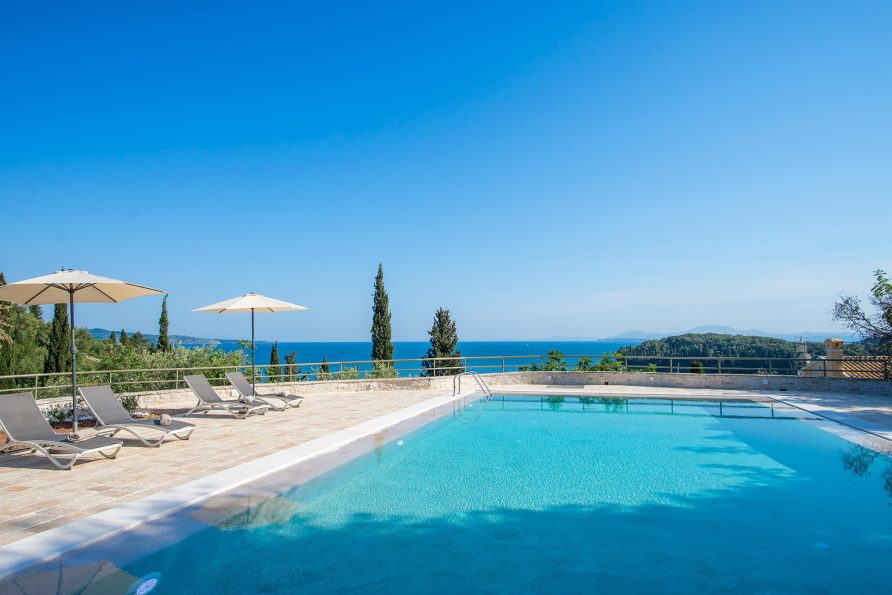 Kalami bay Swimming pool in Paleopetres